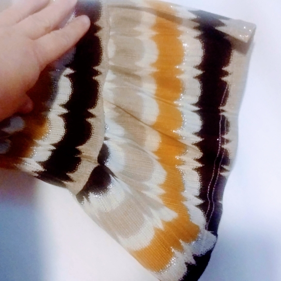 Off The ShoulderTaupe Mustard Dress - Picture 4 of 10